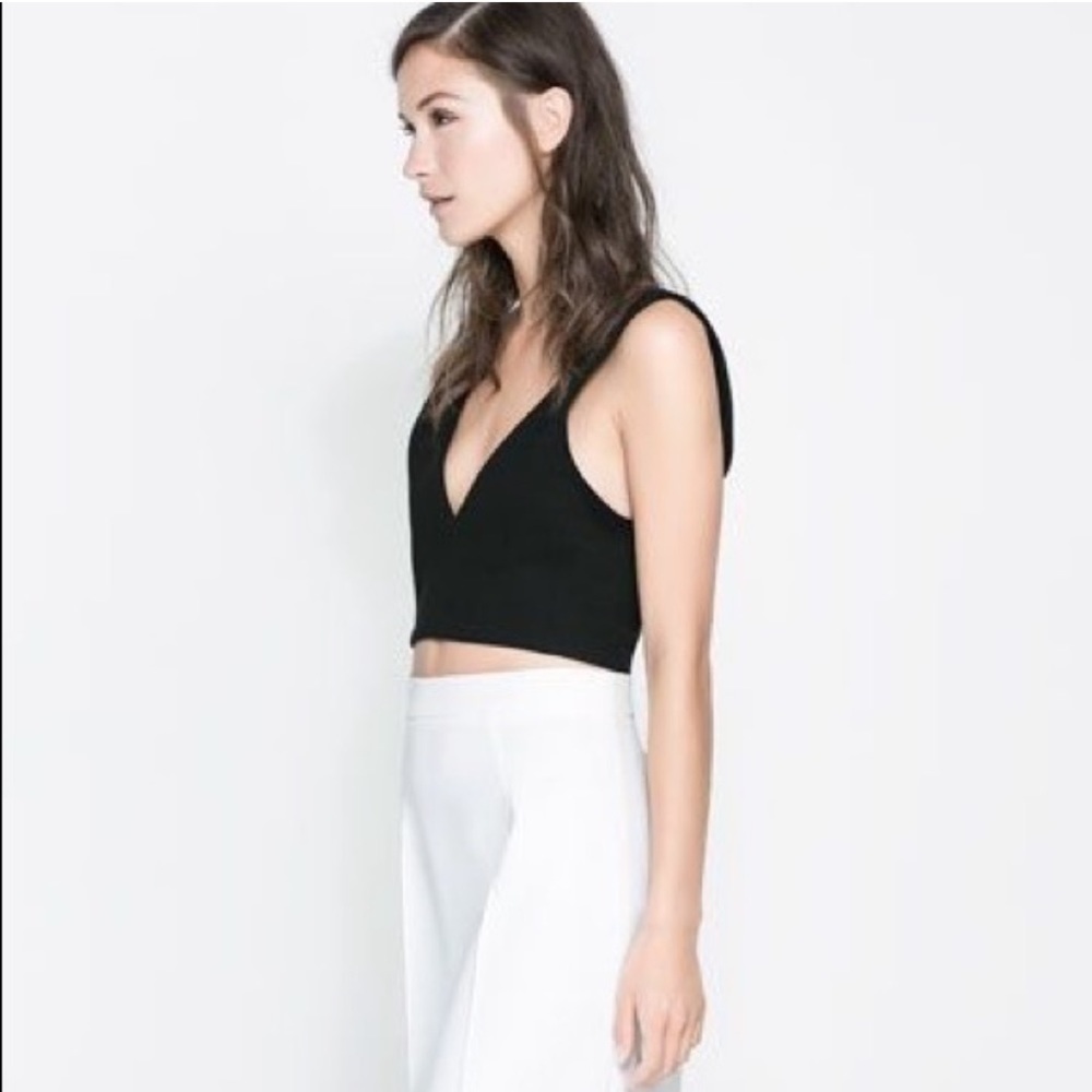 Zara sleeveless v neck crop top
